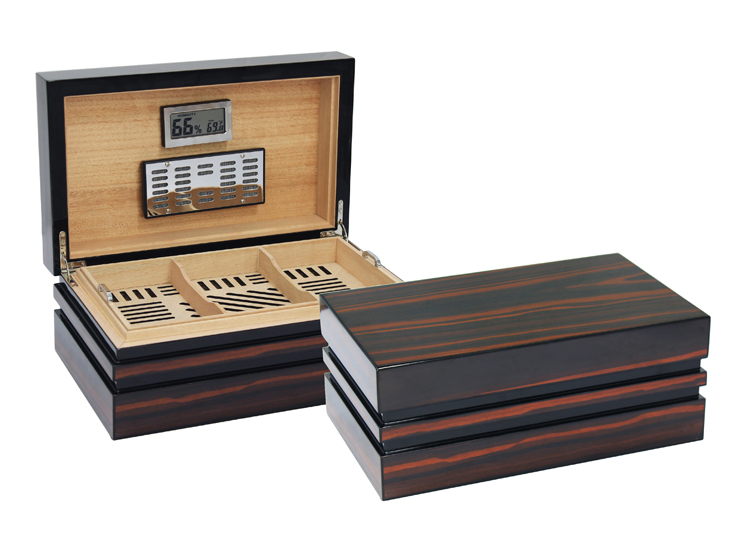 BastionBloc - 120 Ct. Lacquer Ebony Humidor w/ Block Style Body & Contemporary Tray