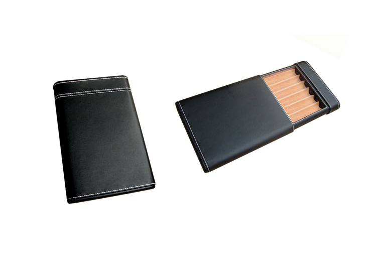 6 Cigar Leather Humidor - 6 Cigar Leather Case Humidor w/ Cigar Bed & Humidifier