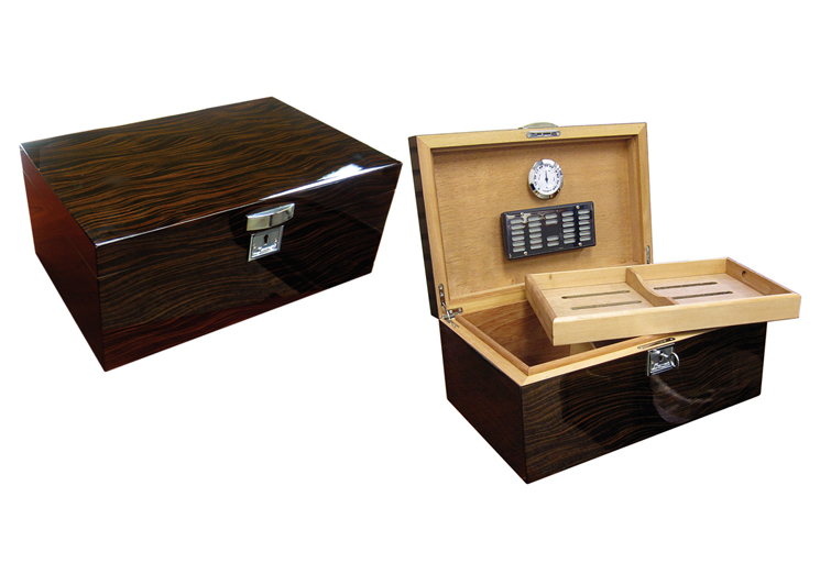 Princeton Ebony - 130 Ct. Lacquer Ebony Finish w/Tray & Polished Hardware